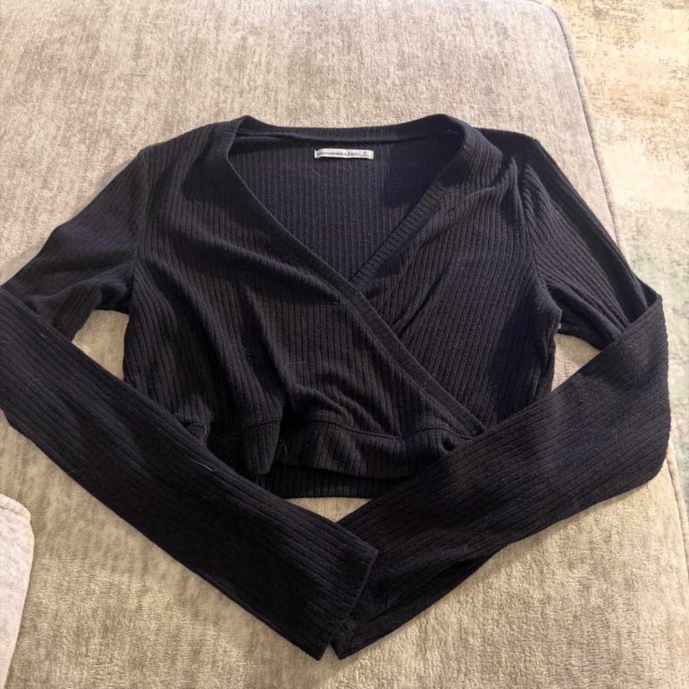 Abercrombie & Fitch Women's V-Neck Black Sweater